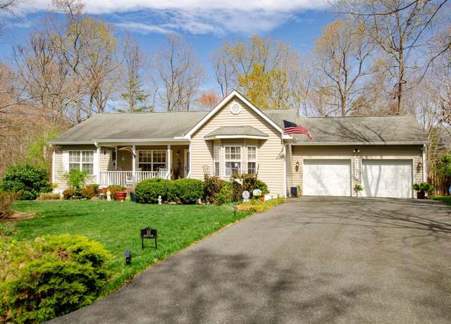 Property at 10 Begum Rd, Palmyra, VA 22963, 3 beds, 2 baths