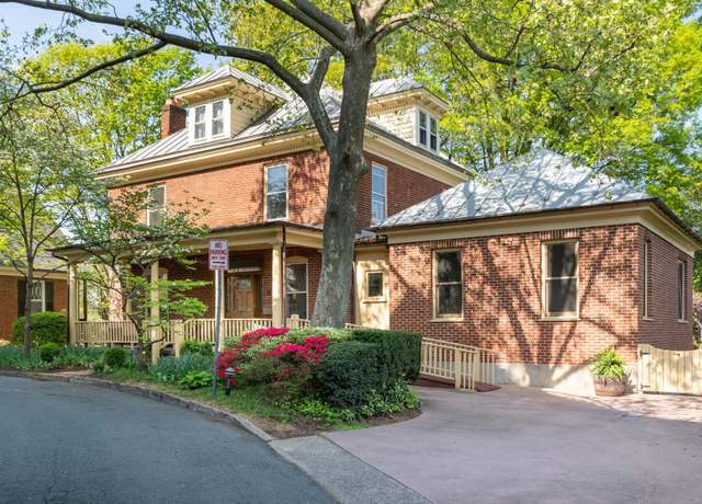 Property at 410 Altamont Cir, Charlottesville, VA 22902, 5 beds, 4 baths