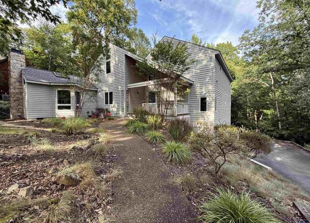 Property at 955 King William Dr, Charlottesville, VA 22901, 4 beds, 3 baths