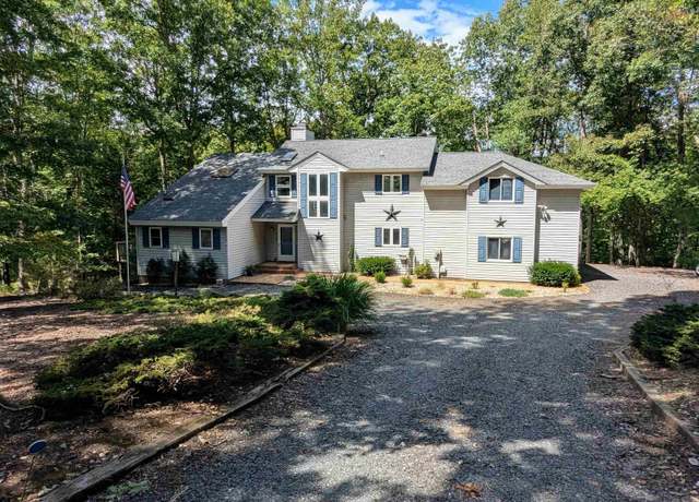 Property at 27 Fairway Dr, Palmyra, VA 22963, 4 beds, 3 baths