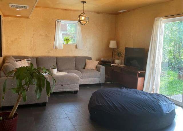 Property at 815 Ridge St, Charlottesville, VA 22902, 3 beds, 1 bath