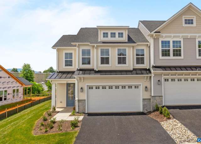 Property at 205 Springdale Rd, Waynesboro, VA 22980, 3 beds, 2.5 baths