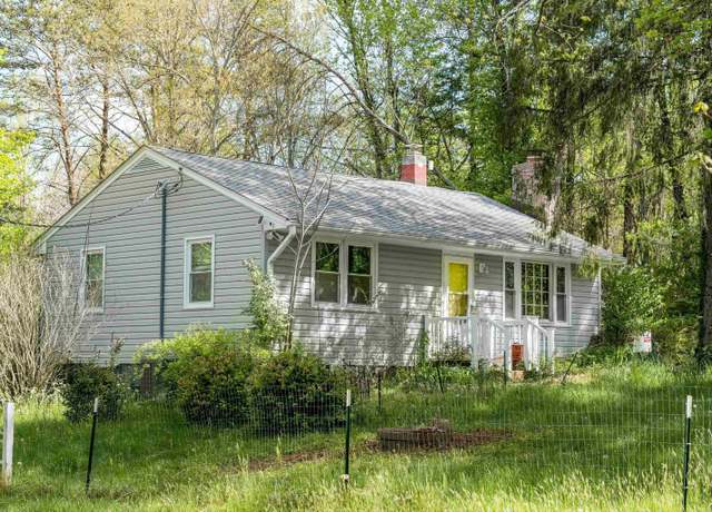 Property at 6554 Esmont Rd, Keene, VA 22946, 2 beds, 1 bath