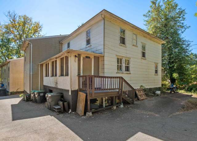Property at 1124 Preston Ave, Charlottesville, VA 22903, 8 beds, 5.5 baths