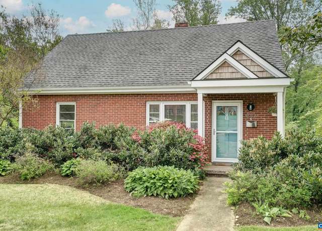 Property at 807 Hillcrest Rd, Charlottesville, VA 22903, 4 beds, 2 baths