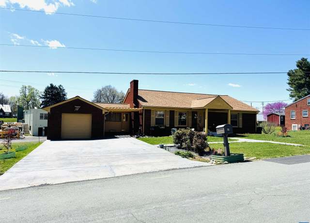 Property at 20 Lancaster Blvd, Waynesboro, VA 22980, 5 beds, 3 baths