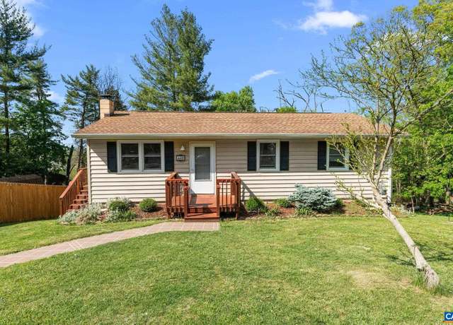 Property at 440 Woodland Cir, Waynesboro, VA 22980, 4 beds, 2 baths