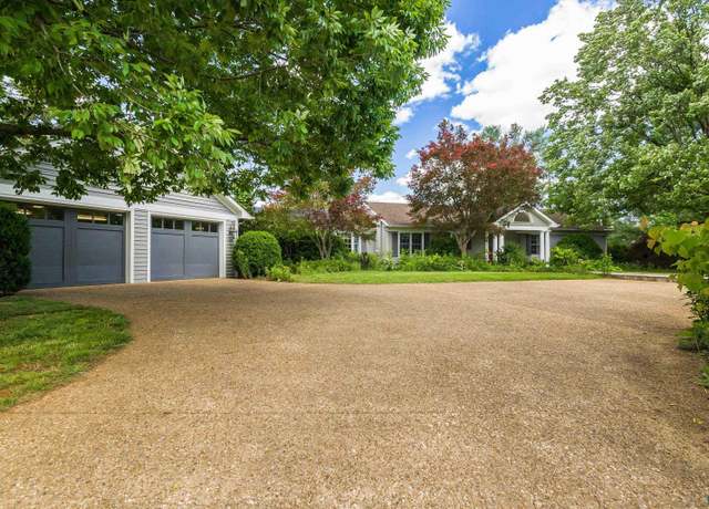 Property at 1571 Duke Rd, Waynesboro, VA 22980, 4 beds, 3 baths