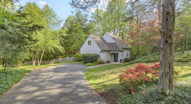 Photo of 104 Boulder Spring Ct, Charlottesville, VA 22902