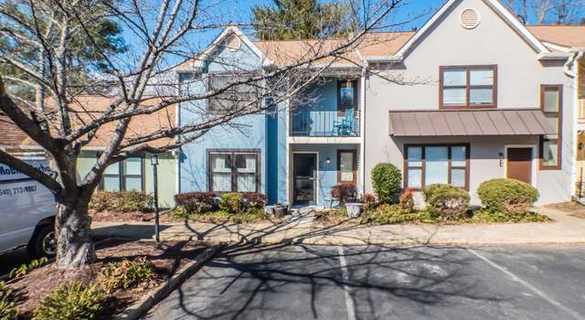 Photo of 592 Pebblecreek Ct, Charlottesville, VA 22901