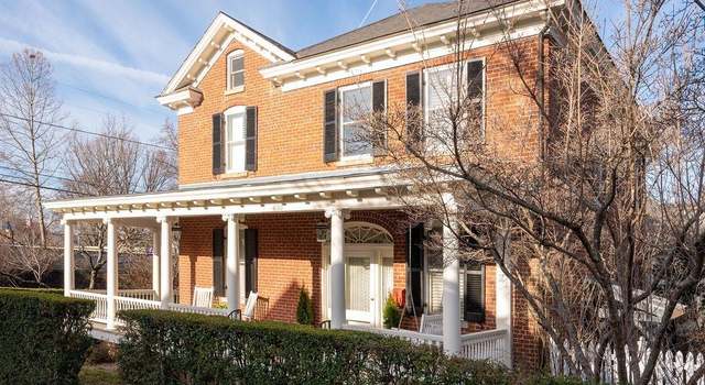 Photo of 400 Altamont Cir, Charlottesville, VA 22902