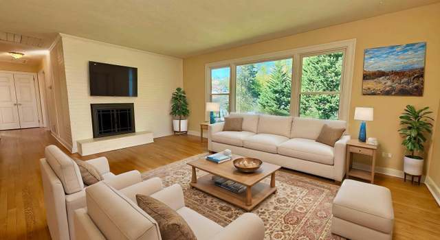 Photo of 405 Moseley Dr, Charlottesville, VA 22903