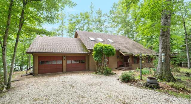Property at 19 Piedmont Ln, Palmyra, VA 22963, 5 beds, 3.5 baths