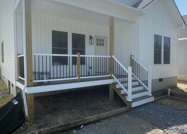Property at 1526 2nd St, Waynesboro, VA 22980, 3 beds, 2 baths