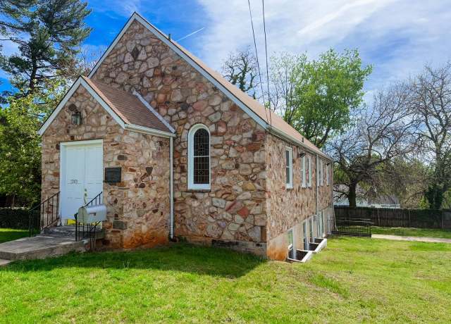 Property at 1203 Windsor Ln, Staunton, VA 24401, 1 bath