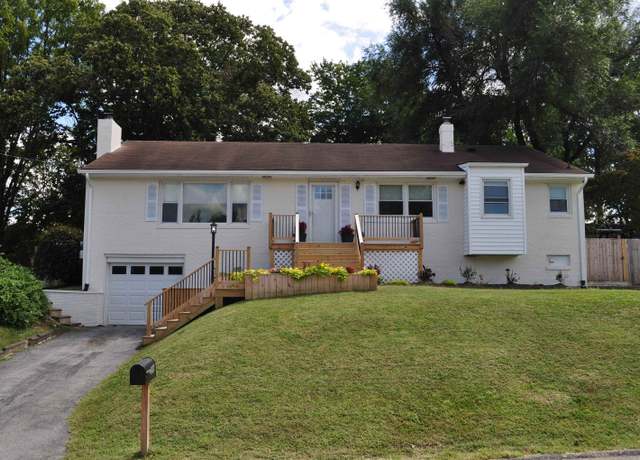 Property at 204 Burnley Dr, Staunton, VA 24401, 3 beds, 2 baths