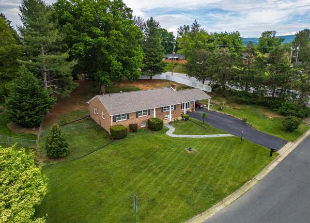 Property at 708 Woodside Ln, Waynesboro, VA 22980, 3 beds, 2 baths
