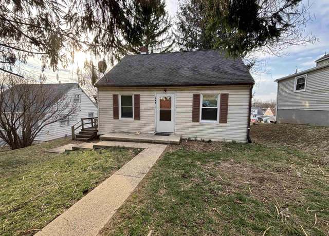 Property at 248 S Winchester Ave, Waynesboro, VA 22980, 4 beds, 1 bath