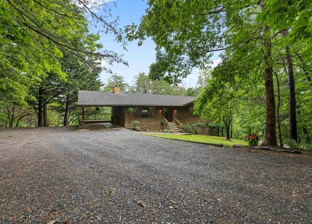 Property at 409 Thomas St, Staunton, VA 24401, 4 beds, 3 baths