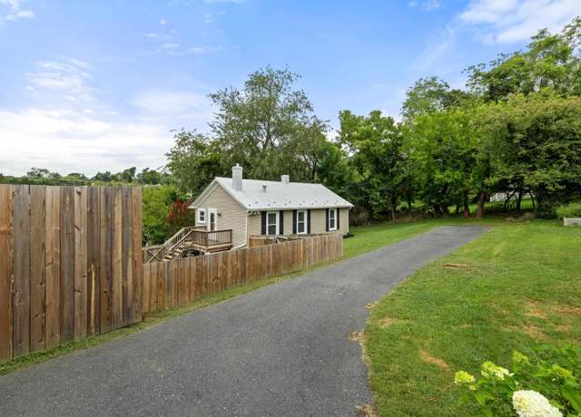 Property at 1315 Churchville Ave, Staunton, VA 24401, 2 beds, 1 bath