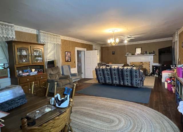 Property at 77 Main St, Greenville, VA 24440, 4 beds, 1.5 baths