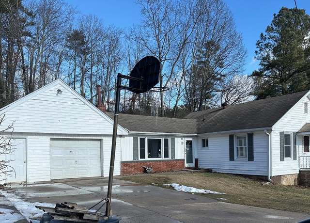 Property at 60 Oak St, Craigsville, VA 24430, 3 beds, 2 baths
