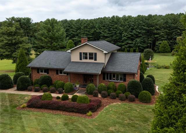 Property at 125 Warren Oaks Ln, Waynesboro, VA 22980, 3 beds, 3.5 baths