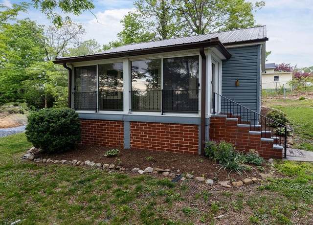 Property at 837 Faber Ave, Waynesboro, VA 22980, 2 beds, 1 bath