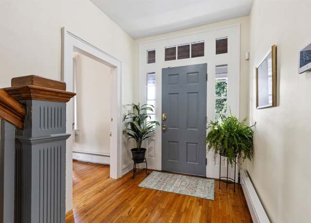 Property at 501 Frederick St W, Staunton, VA 24401, 4 beds, 3 baths
