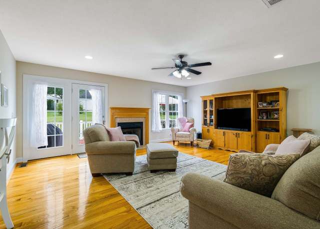 Property at 902 Waterton St, Staunton, VA 24401, 3 beds, 2 baths