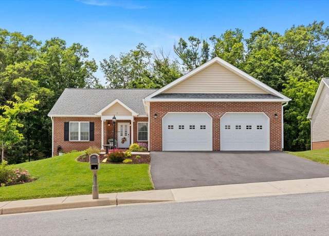 Property at 7 Oak View Dr, Staunton, VA 24401, 3 beds, 2 baths