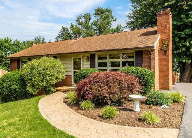Property at 304 Burnley Dr, Staunton, VA 24401, 4 beds, 3 baths