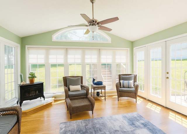 Property at 30 Beatrice Ct, Fishersville, VA 22939, 5 beds, 3 baths