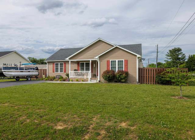 Property at 300 8th St, Grottoes, VA 24441, 3 beds, 2 baths