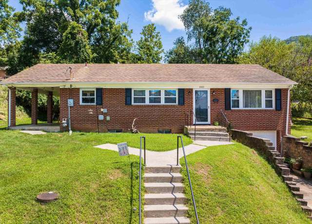 Property at 2260 Pine Ave, Buena Vista, VA 24416, 3 beds, 1.5 baths