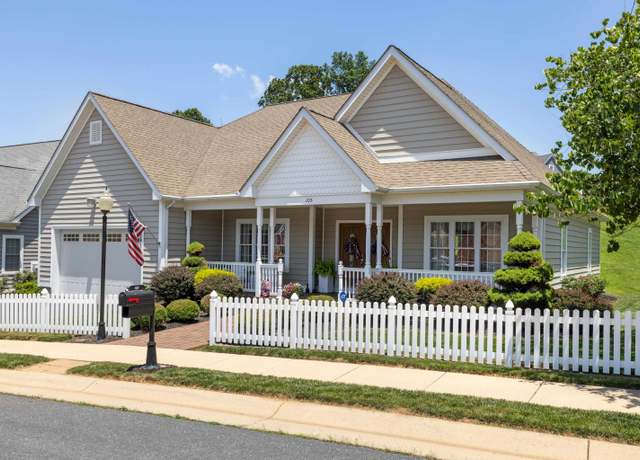 Property at 105 Midvale Xing, Staunton, VA 24401, 3 beds, 2 baths