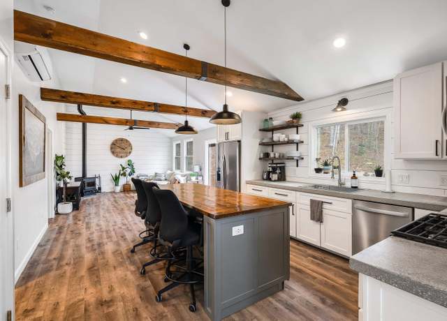 Property at 920 Wagon Shop Rd, Middlebrook, VA 24459, 4 beds, 5.5 baths