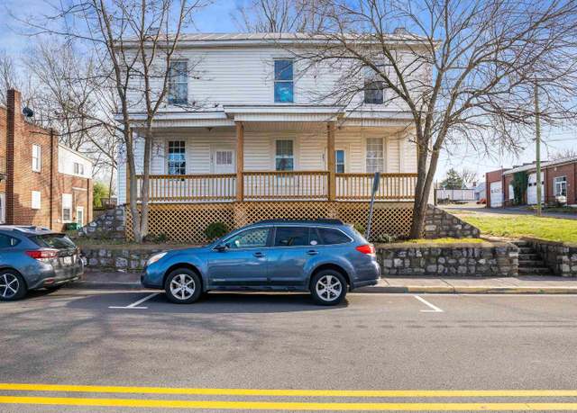 Property at 203 Main St N, Broadway, VA 22815, 7 beds, 4 baths