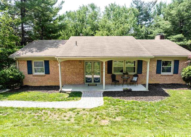 Property at 2613 Eston Dr, Staunton, VA 24401, 4 beds, 3 baths