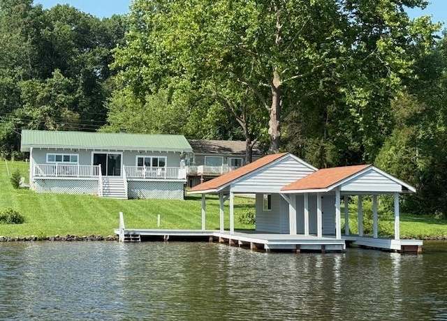 Property at 1382 Lakeshore Dr S, Louisa, VA 23093, 2 beds, 1 bath