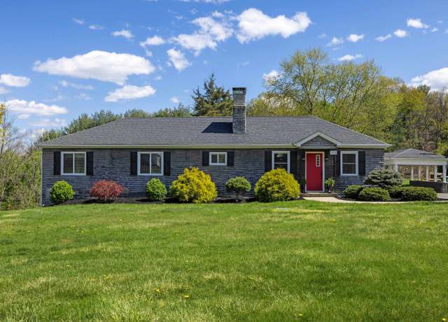 Property at 1535 New Hope Rd, Staunton, VA 24401, 3 beds, 2 baths