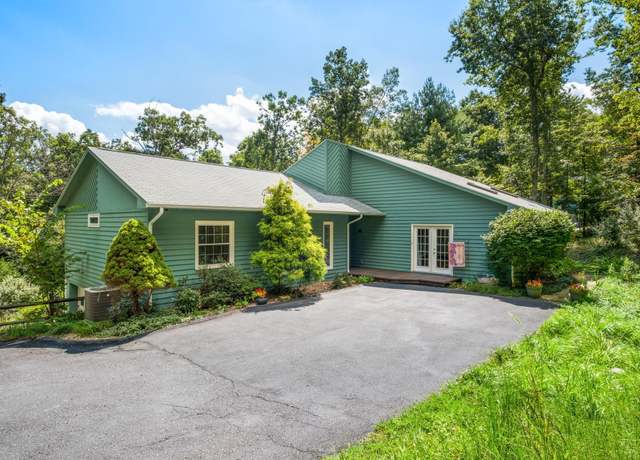 Property at 28 Little Chestnut Ln, Lyndhurst, VA 22952, 3 beds, 2.5 baths