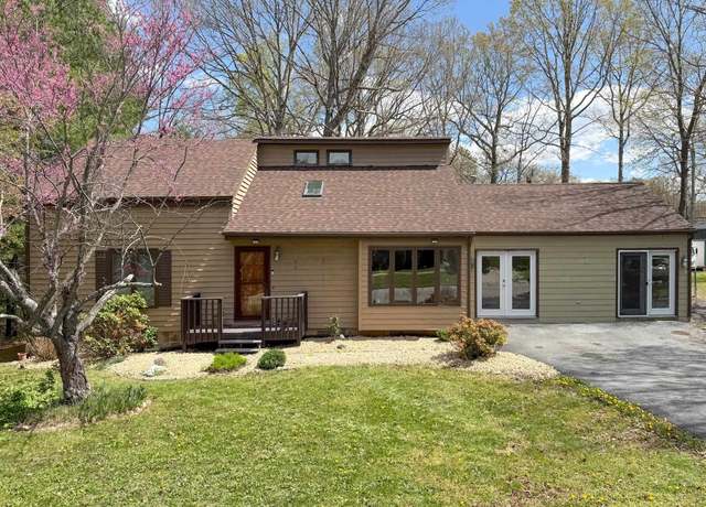 Property at 150 Falling Rock Dr, Stuarts Draft, VA 24477, 3 beds, 2 baths