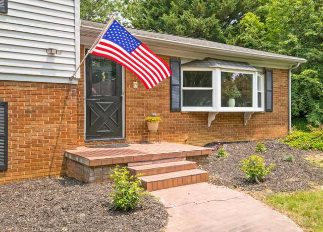 Property at 2822 Plantation Ln, Waynesboro, VA 22980, 5 beds, 3 baths