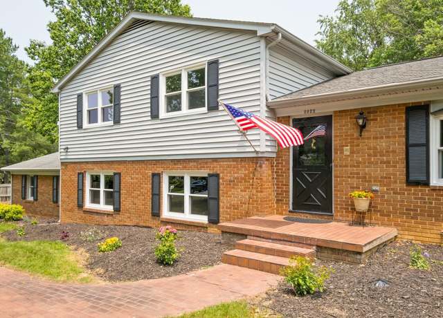 Property at 2822 Plantation Ln, Waynesboro, VA 22980, 5 beds, 3 baths