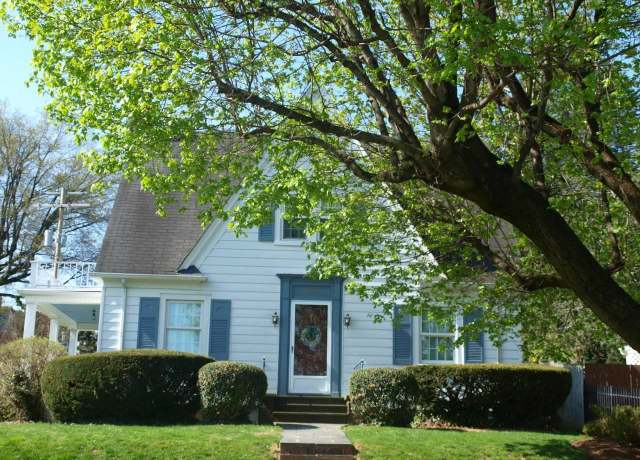 Property at 600 Alleghany Ave, Staunton, VA 24401, 3 beds, 1.5 baths