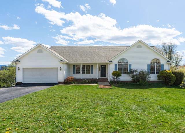 Property at 49 Bridgeport Dr, Waynesboro, VA 22980, 3 beds, 2 baths