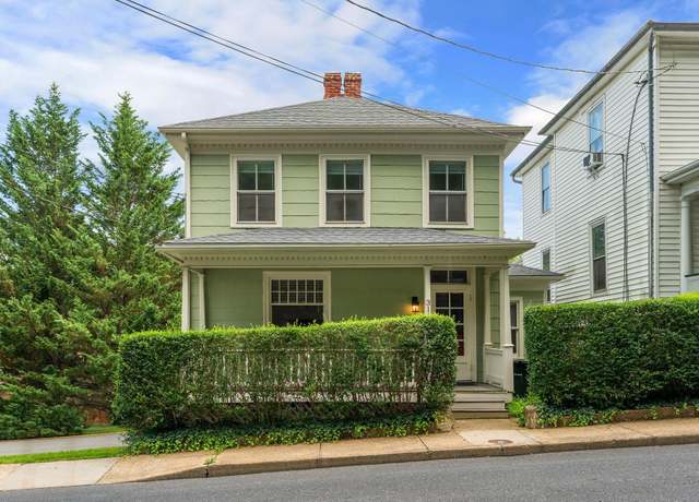 Property at 311 Lewis St, Staunton, VA 24401, 2 beds, 2 baths