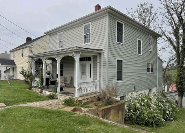 Property at 805 Sudbury St, Staunton, VA 24401, 4 beds, 1.5 baths