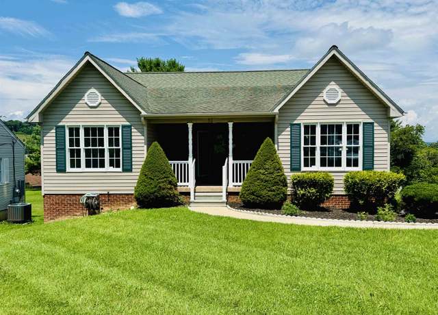 Property at 52 Sunset Blvd, Staunton, VA 24401, 5 beds, 3 baths